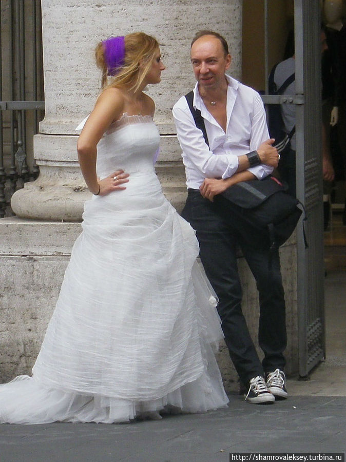 Императорская колонна на площади её имени Рим, Италия