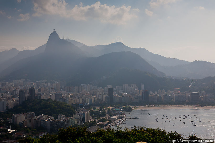 Гора Корковадо и бухта Рио Рио-де-Жанейро, Бразилия