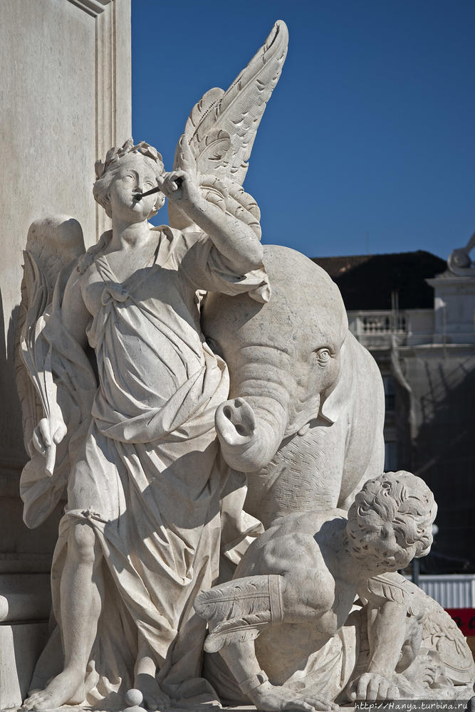 Слава, ведущая слона (пре