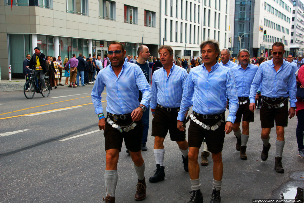 Октоберфест 2015. Праздник национального костюма Мюнхен, Германия