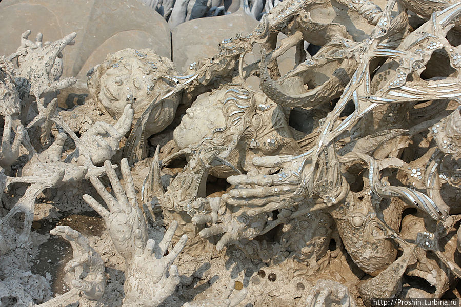 Чианграй, 5-й день, Ват  Ронг Кун (Wat Rong Koon) Чианграй, Таиланд