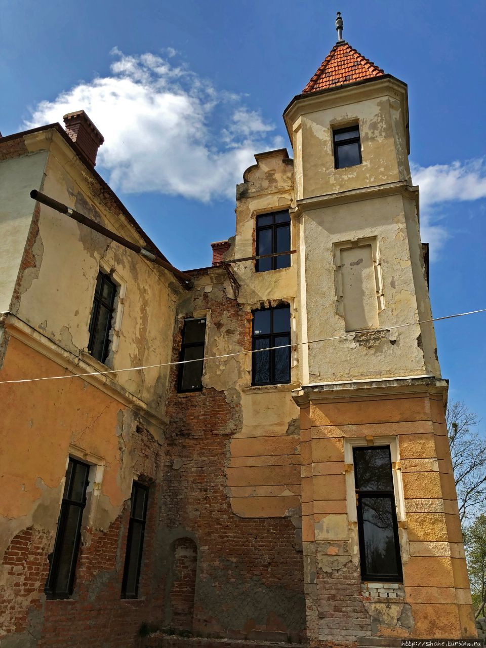 Замок Яблоновских-Бруницких Подгорцы (Стрийский район), Украина