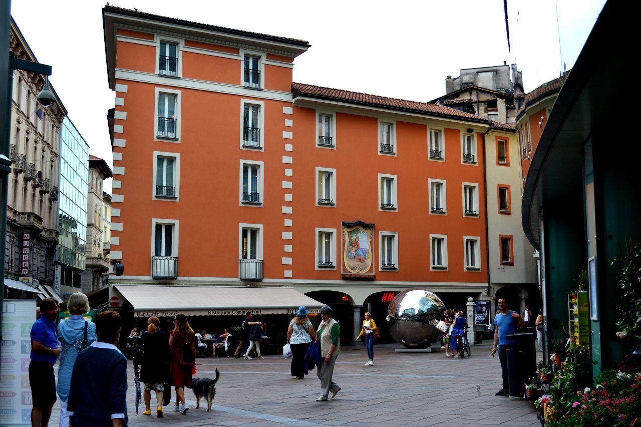 Лугано - город в итальянской Швейцарии