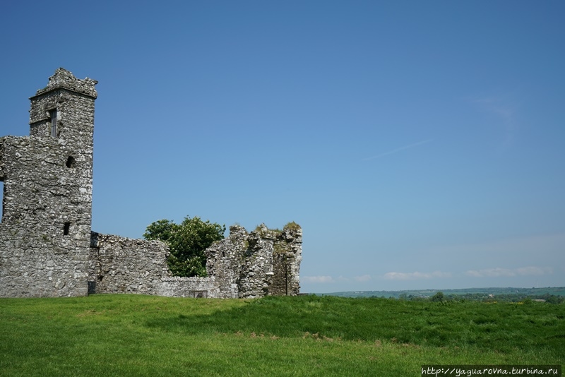 Холм с руинами у Слэйна Слэйн, Ирландия