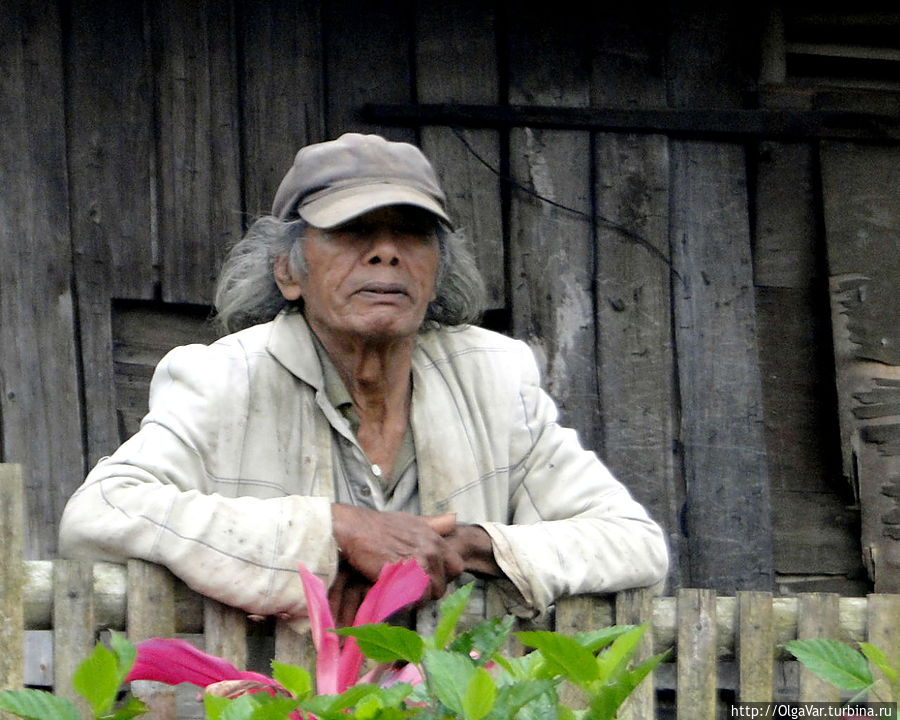Пожилой житель Интаваса — может, он и есть капитан барангая Остров Минданао, Филиппины