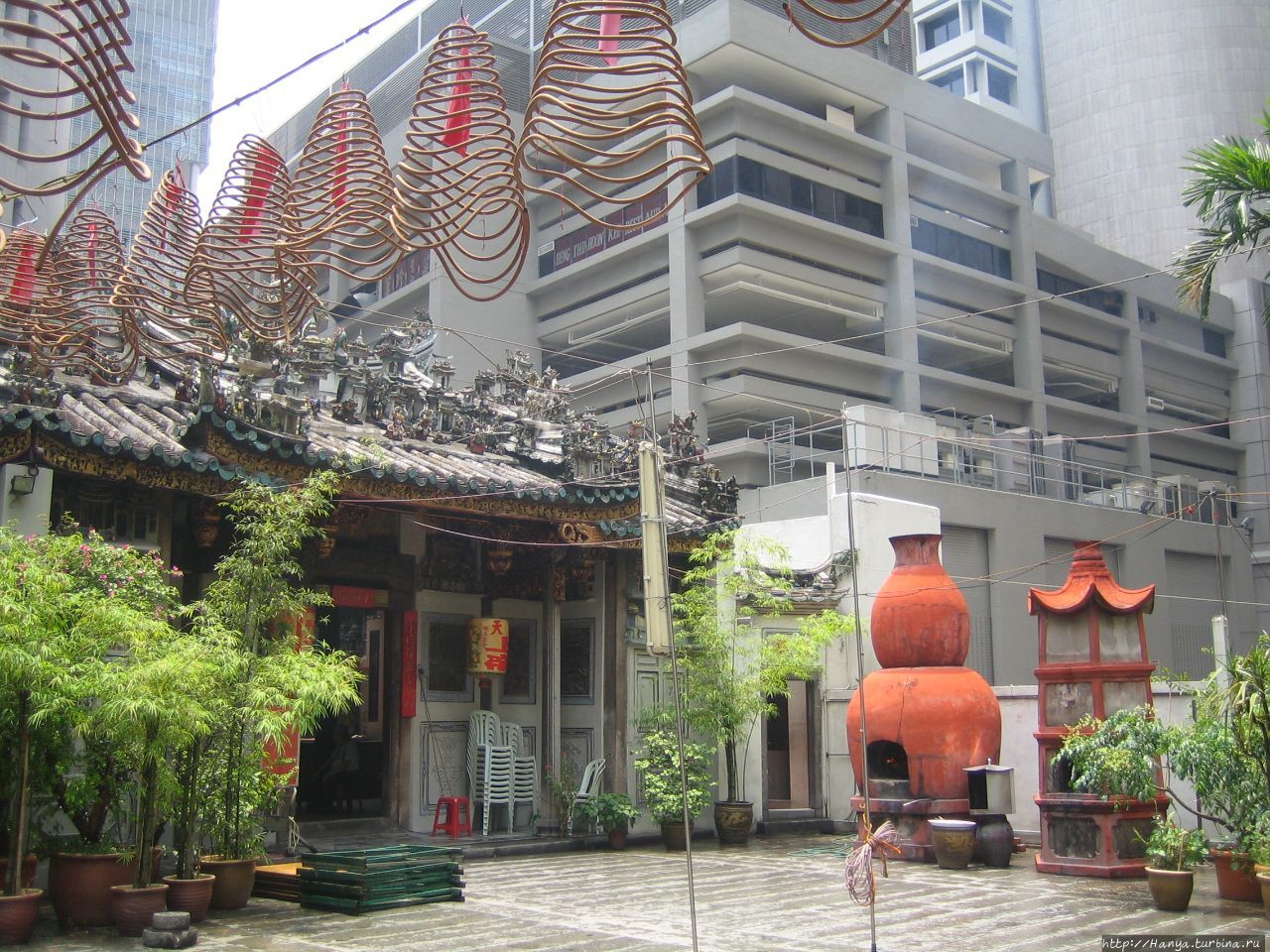 Храм Юэ Хай Цин