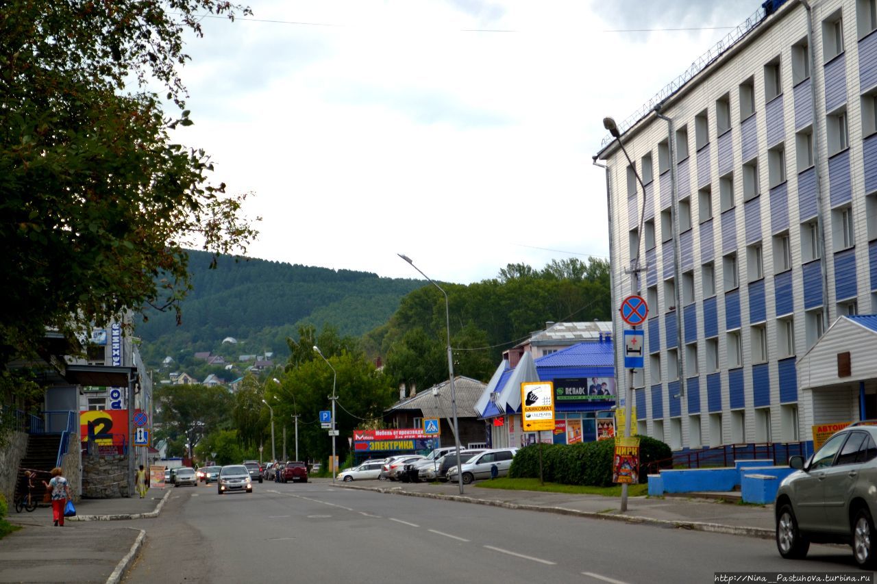 Горно алтайск забронировать. Горно Алтайск центр города. Горно-Алтайск улицы. Горно-Алтайск фото города 2023. Улицы города Горно-Алтайска.