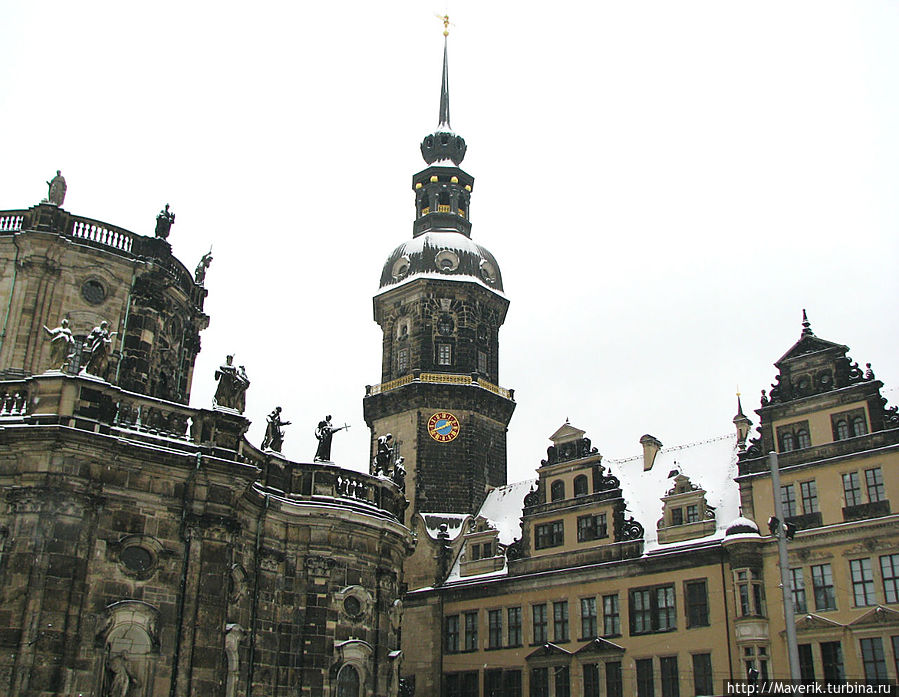 Бывший Дворец-резиденция с величественной башней Гаусмана Дрезден, Германия
