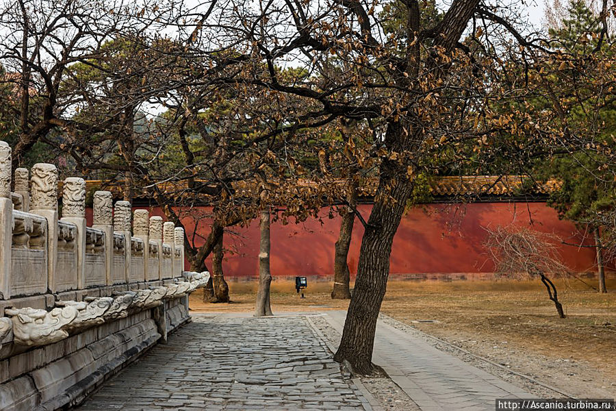 Гробницы династии Мин (Динлин и Чанлин) Пекин, Китай