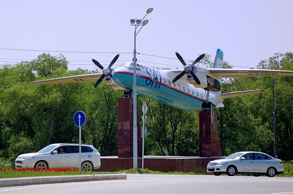 Самолет-памятник Южно-Сахалинск, Россия