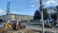 А здесь на перекрестке улицы Воровского с проспектом Октябрьским, что-то строят