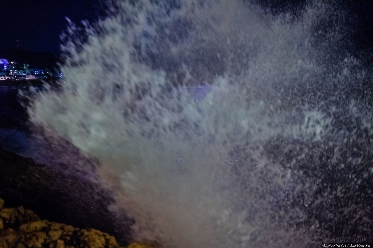 Вечер. Ситжес. Прибой Ситжес, Испания