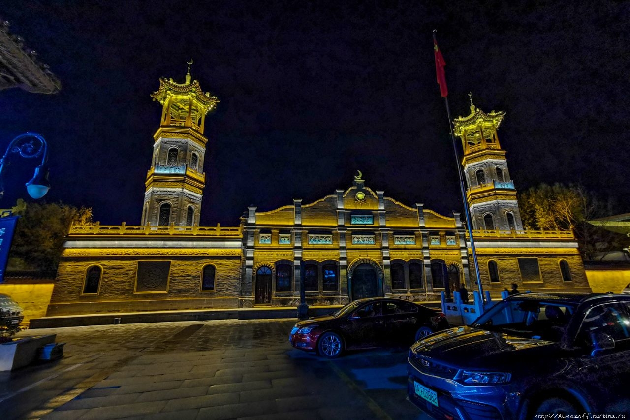 Мечеть в городе Датун, Шаньси, Китай. Датун, Китай Мечеть в городе Датун, Шаньси, Китай. Датун, Китай
