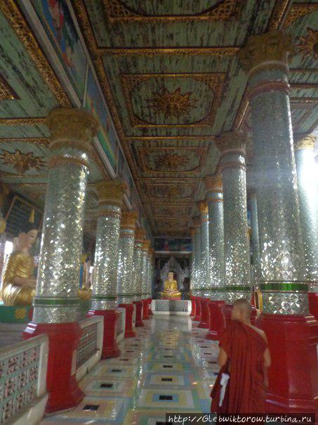 Осмотр залов пагоды Ар Лан Нга Чинт Янгон, Мьянма