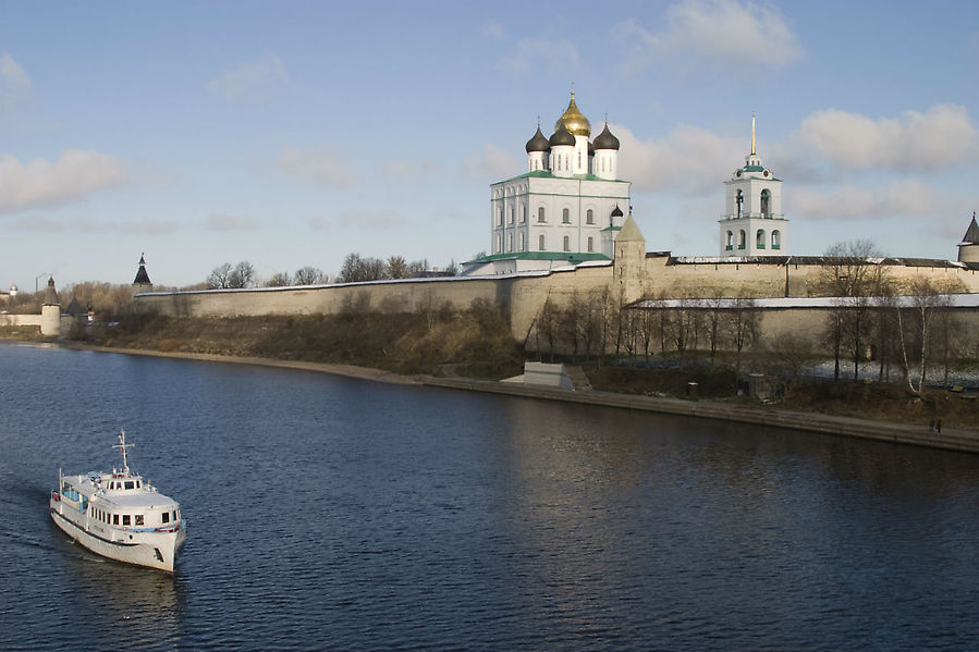 Когда течение уносит отражение Псков, Россия