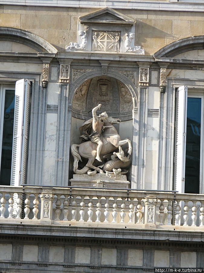Статуя св.Георгия , Барселона, Испания