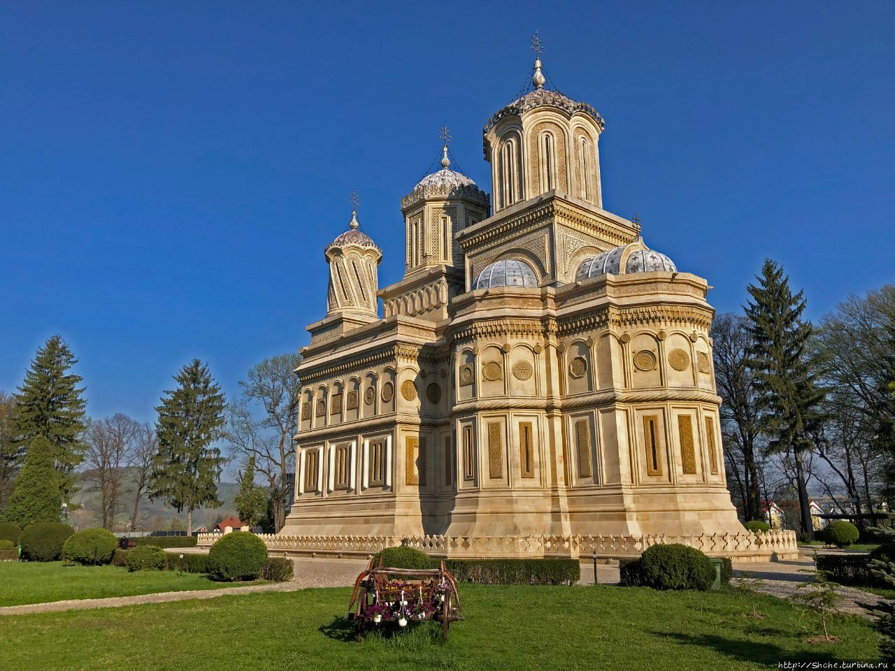 Успенский архиерейский собор Куртя-де-Арджеш, Румыния