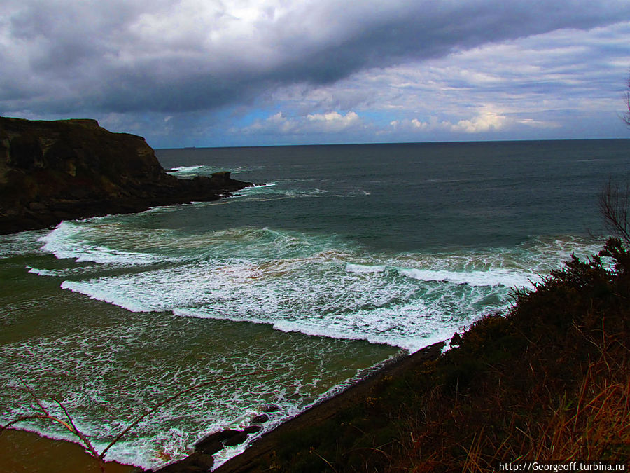 Пляж Маталеньяс, по дороге на маяк