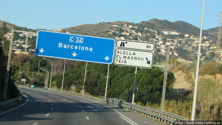 указатели через каждые 25м Каталония, Испания