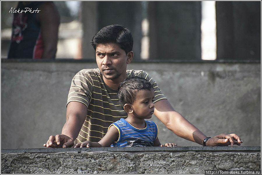 Еще раз заглянем в поселение рыбаков...
*