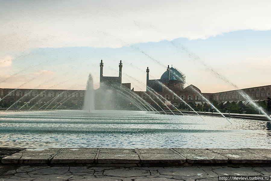 Площадь и мечеть Имама после заката Исфахан, Иран