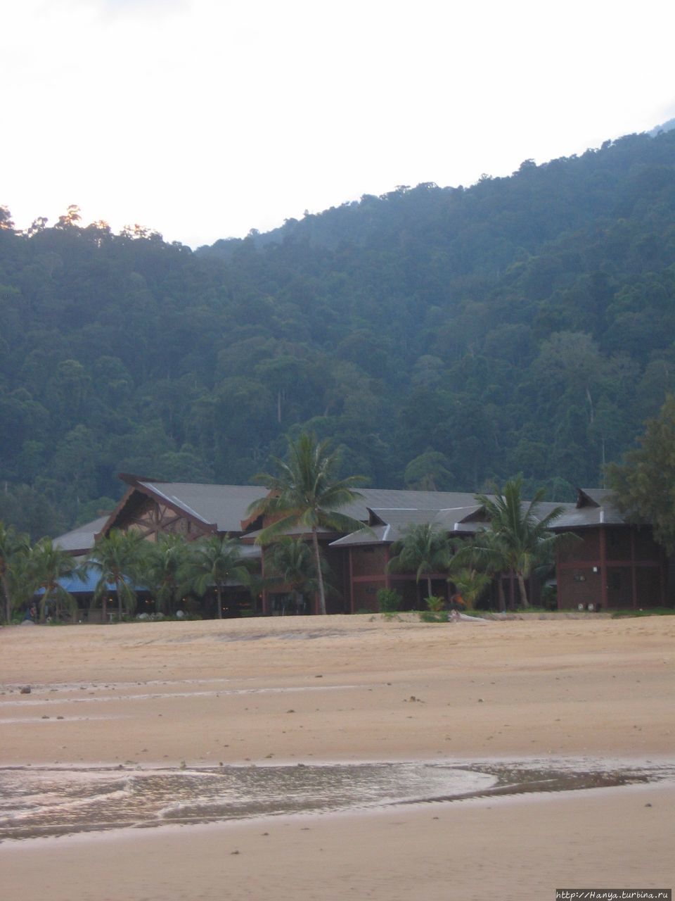 Пляж отеля Berjaya Tioman Beach Пулау-Тиоман, Малайзия