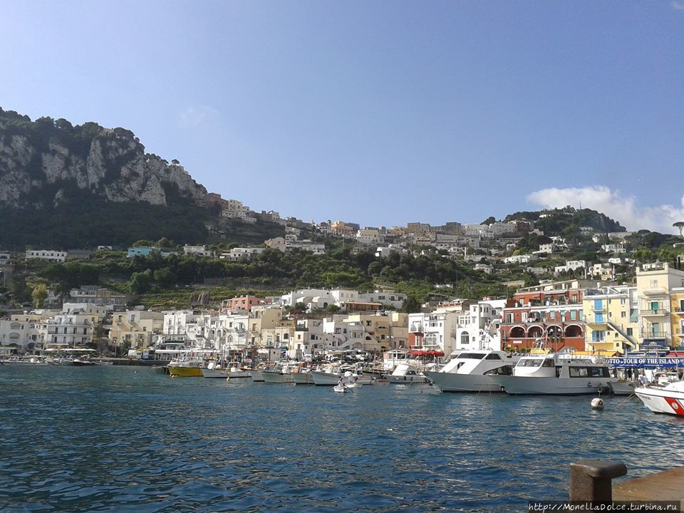 Маршрут от порта Marina Grande в центр города Capri Остров Капри, Италия