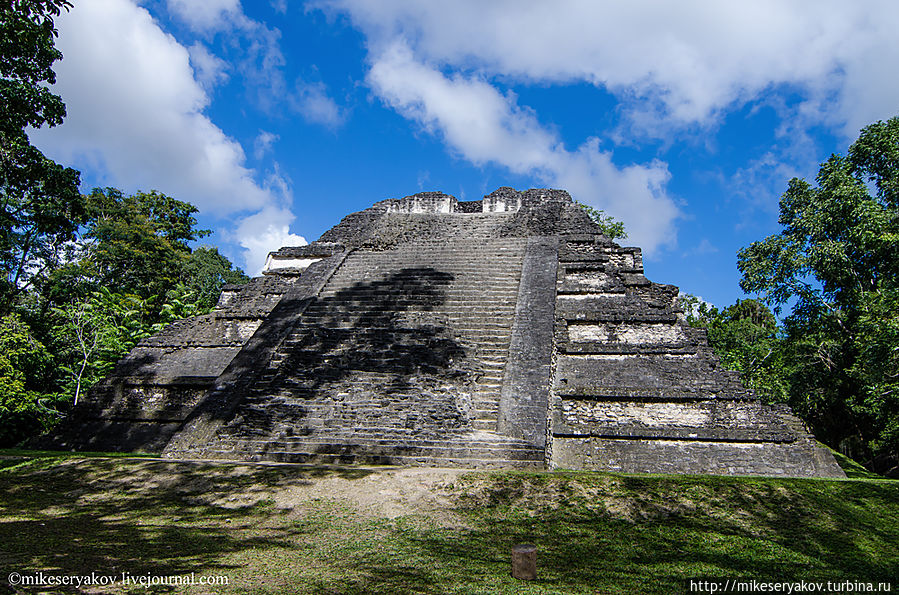 Гватемала, городище майя в джунглях Тикаль Национальный Парк, Гватемала