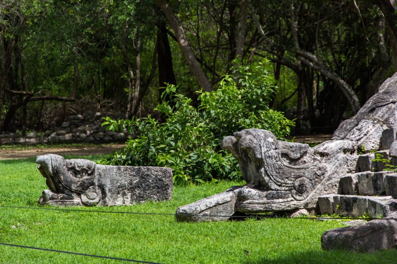 Чичен-Ица. Кукулькан и Юм-Чак Чичен-Ица город майя, Мексика Чичен-Ица. Кукулькан и Юм-Чак Чичен-Ица город майя, Мексика