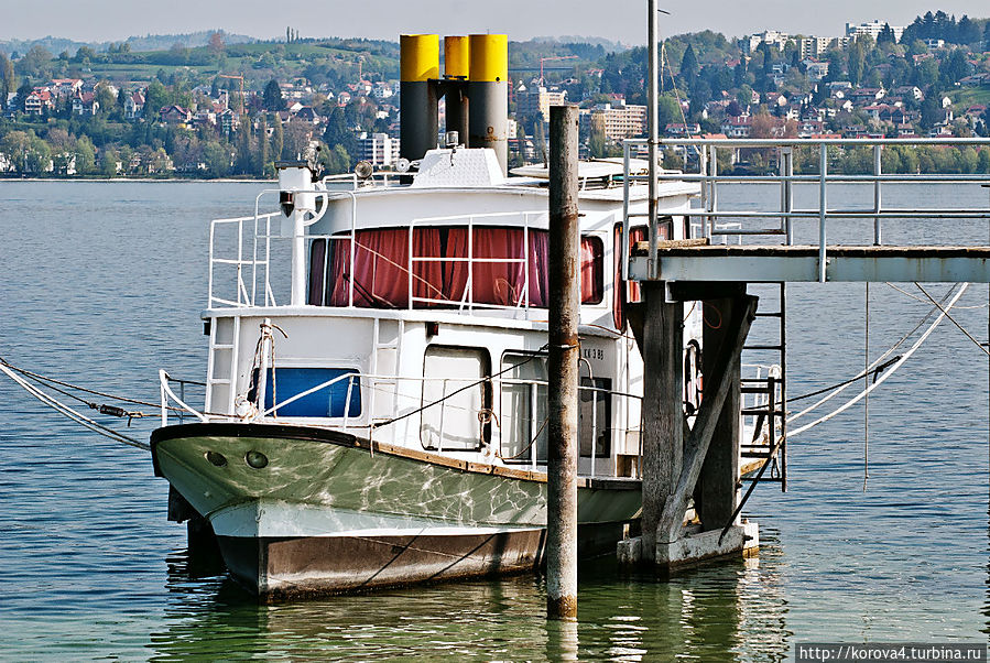 Кораблик в порту Дингельсдорфа Озеро Бодензее, Германия