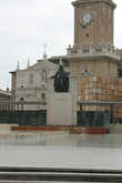 Памятник Франсиско де Гойе
