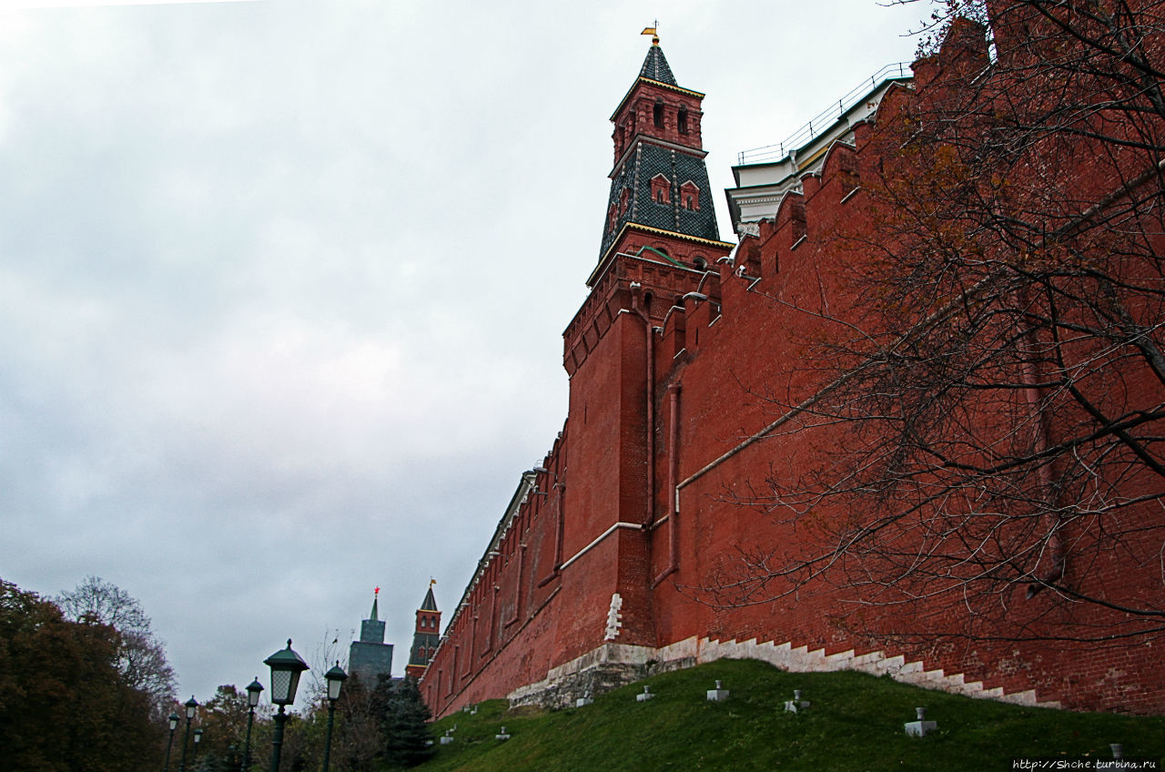 Памятниками юнеско в москве являются