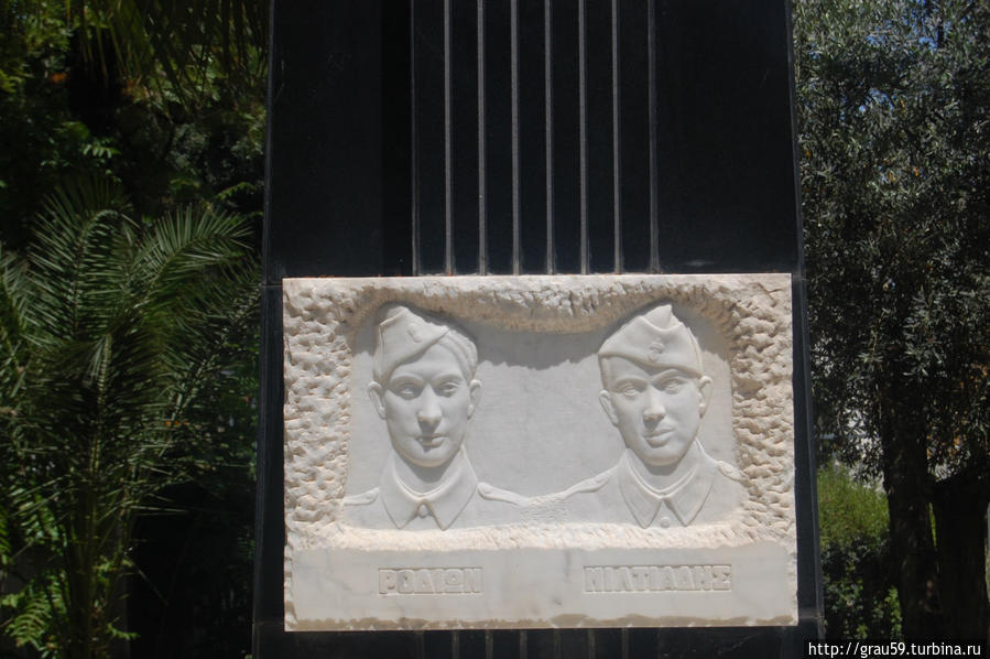 Памятник братьям Георгиадисам Никосия, Кипр
