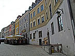 Далее Замковая улица переходит в более широкую, центральную ьулицу Старого города Grodzka