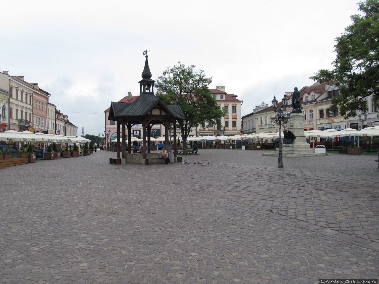 Колодец на Рыночной площади Жешув, Польша