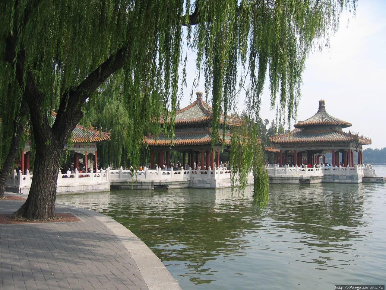 Парк Бэйхай.  Беседки 5 драконов Улунтин Пекин, Китай