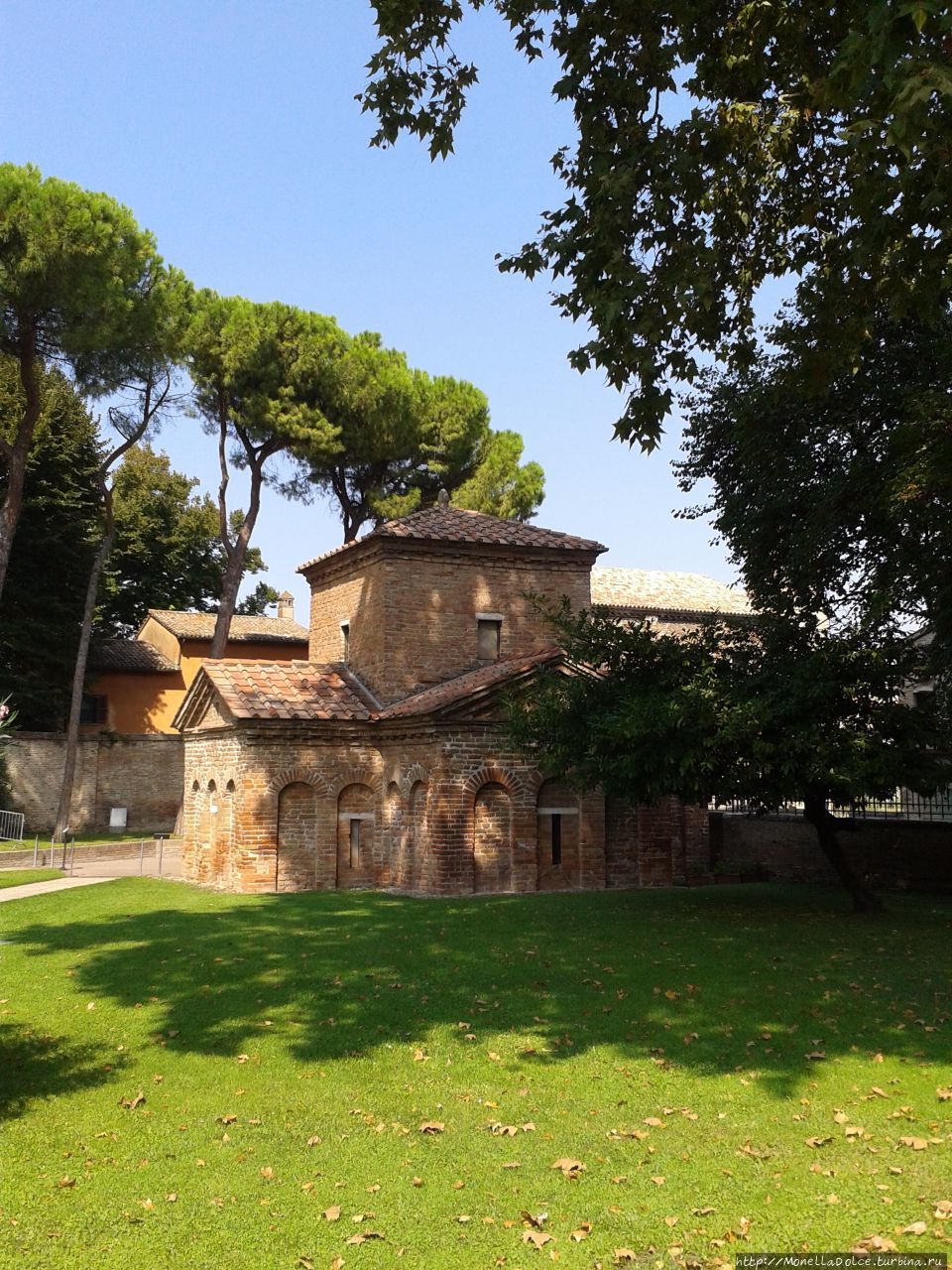 Равэнна: базилика Сан Виталэ и мавзолей Галла Плачидиа Равенна, Италия