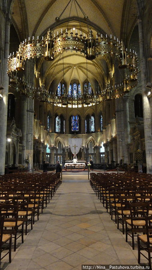 Фото с сайта базилики Реймс, Франция