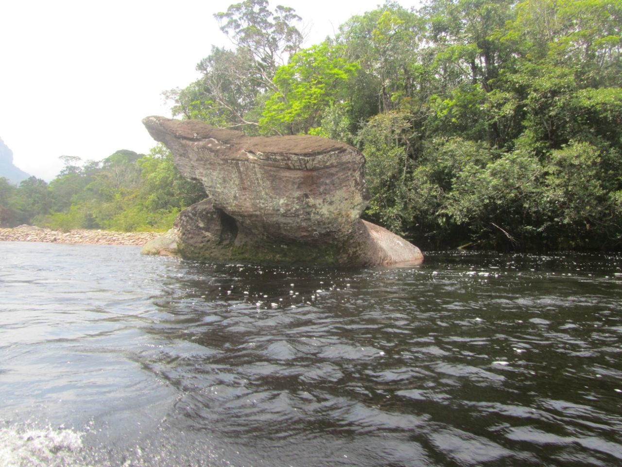 Река Чурун Национальный парк Канайма, Венесуэла