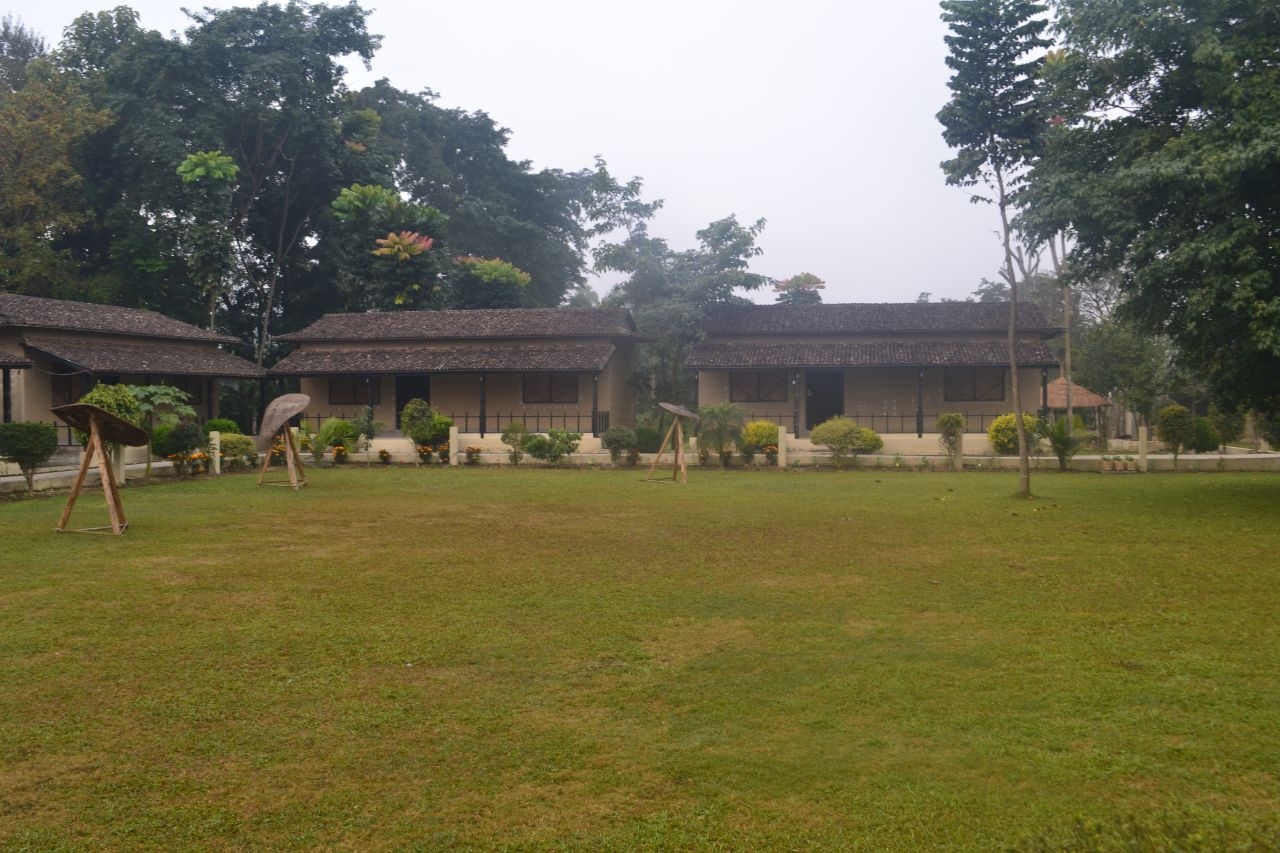 Культурный музей и исследовательский центр Тхару Читван Национальный Парк, Непал