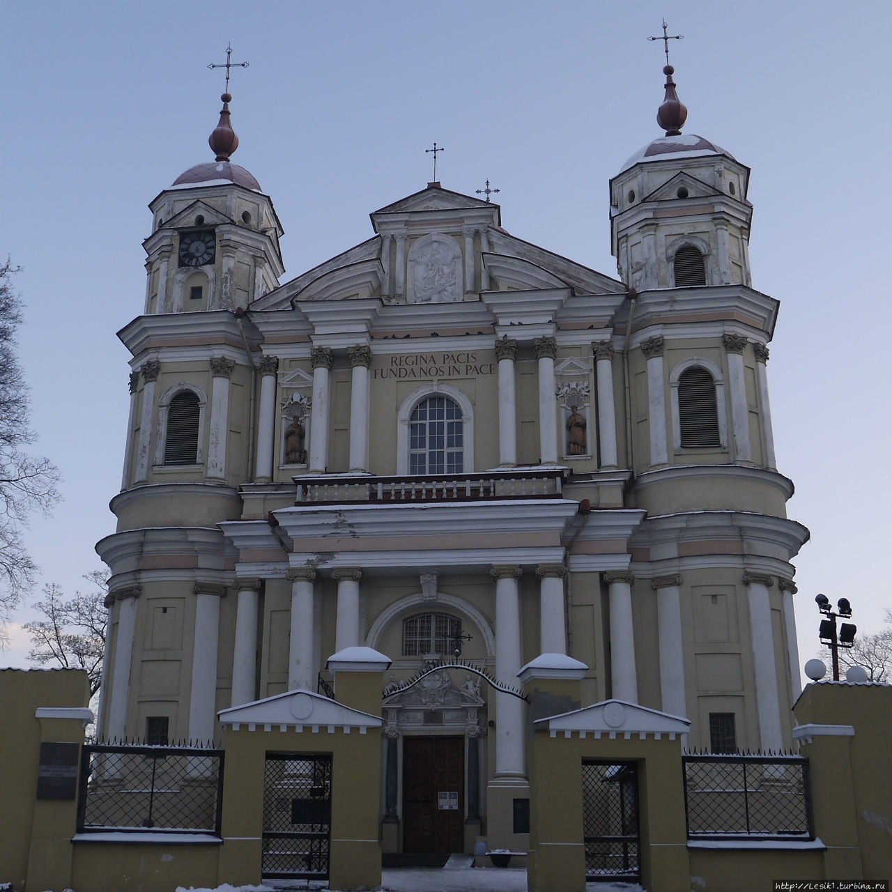 Костел святых апостолов Петра и Павла Вильнюс, Литва
