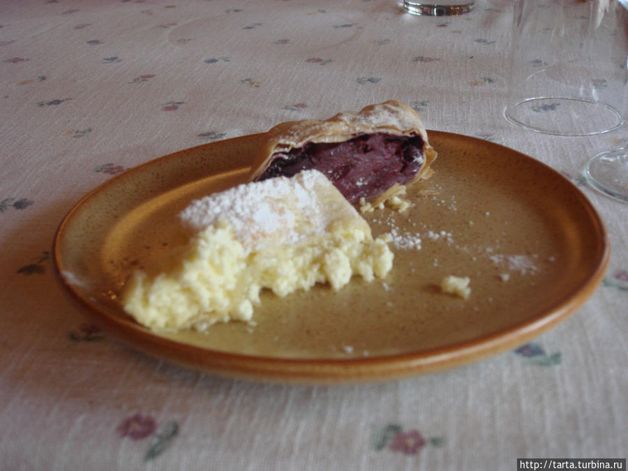Вишневый штрудель с творогом — на десерт Вишеград, Венгрия