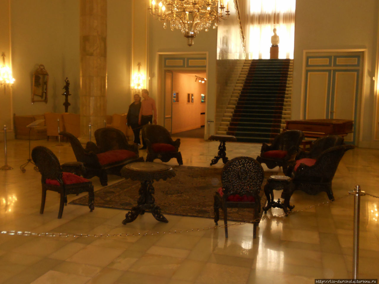 Одна из комнат шахского дворца. Иран