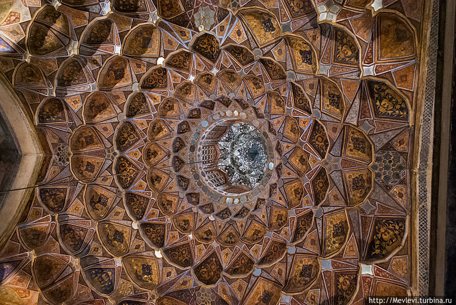 Домик для наложниц  персидского шаха Аббаса II Исфахан, Иран