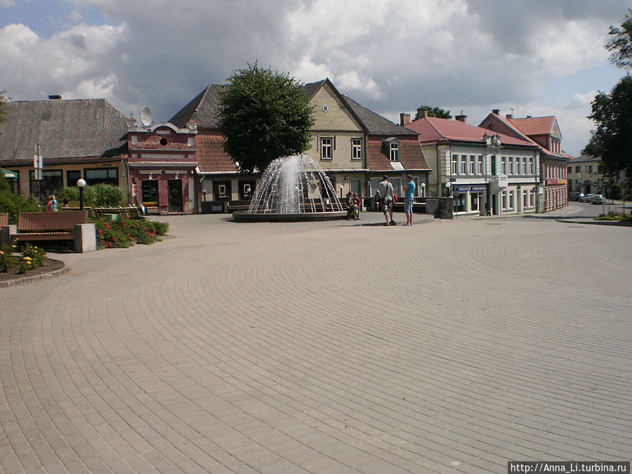 Тукумс-небольшой утопающий в садах городок в Курземе. Тукумс, Латвия
