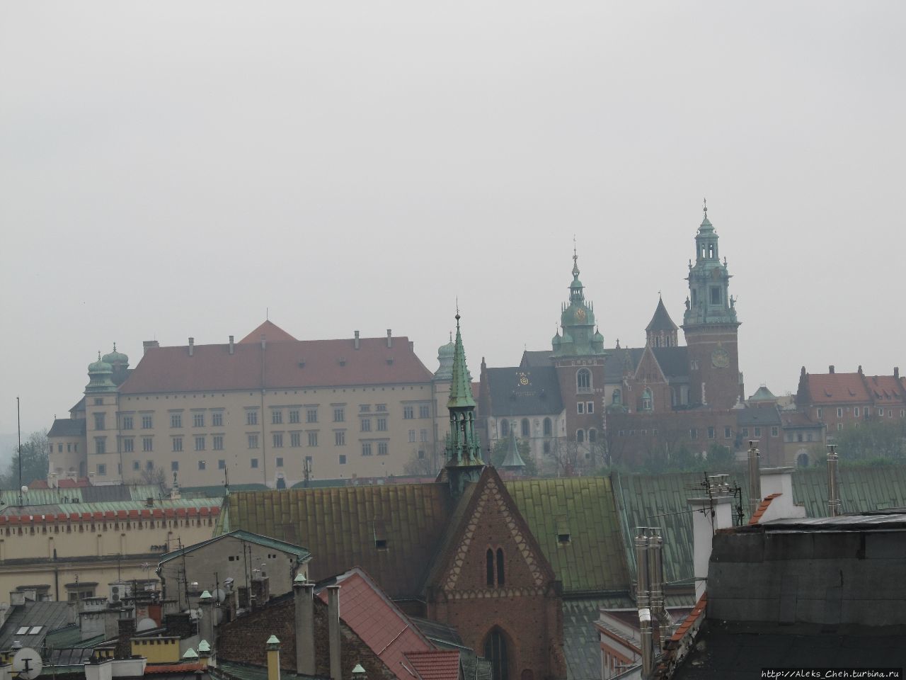 Вид на Вавельский Замок с башни бывшей Ратуши Краков, Польша