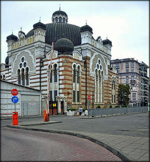 Софийская синагога. Самая крупная сефардская синагога на территории Европы, находится на пересечении улиц Вашингтона и Экзарха Иосифа