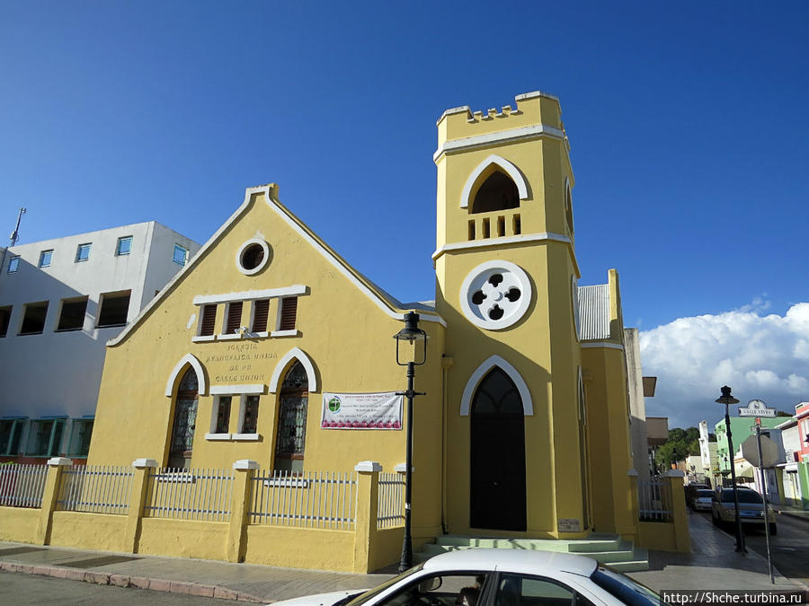 Еще ода евангелистская церковь — в США множество всяких сект, видимо Пуэрто Рико подверглось этому влиянию Понсе, Пуэрто-Рико