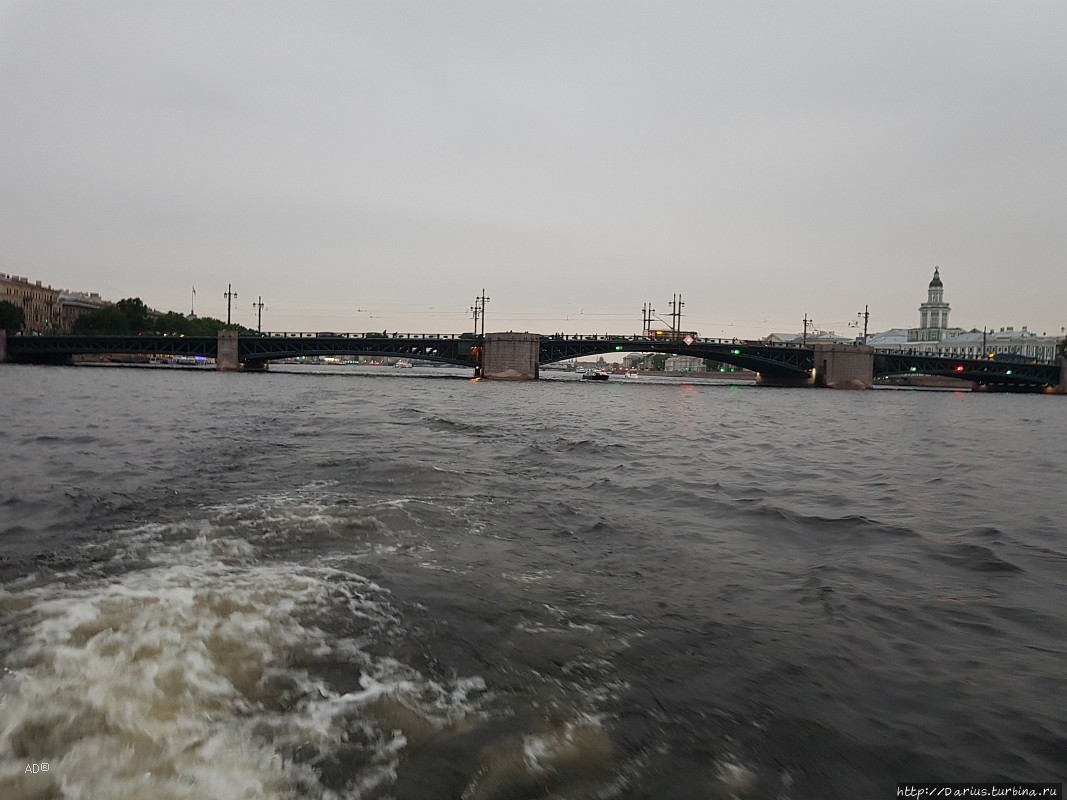 Прогулка по набережным Санкт-Петербурга Санкт-Петербург, Россия