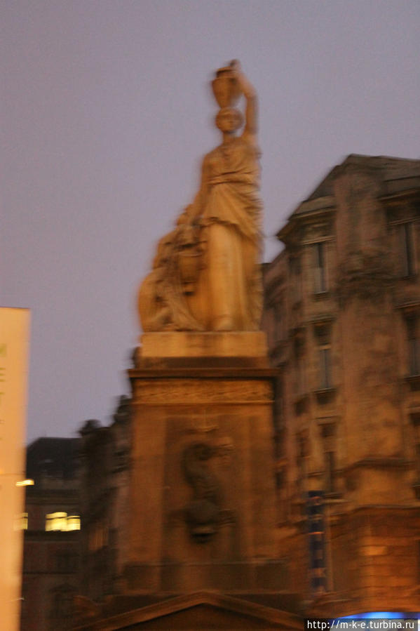 первый общественный фонтан города. Будапешт, Венгрия